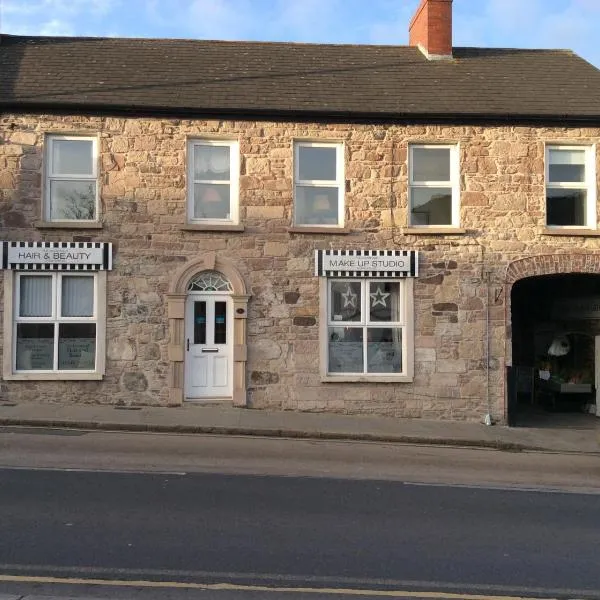 Comber Courtyard Apartment, hotel in Comber