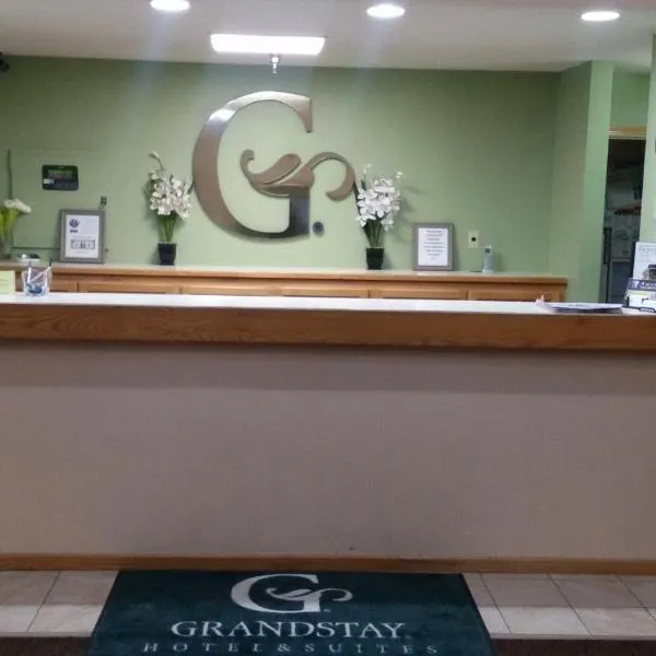 GrandStay Hotel and Suite Waseca, hotel di Owatonna