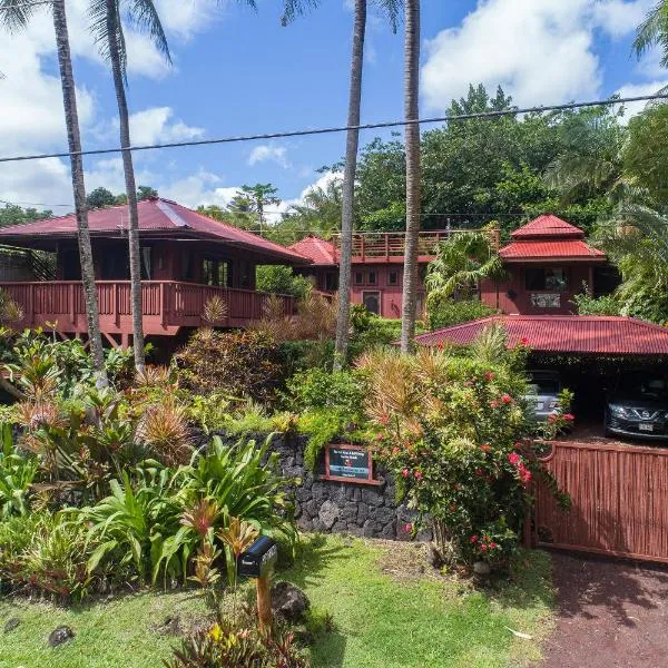 The Bali House and Cottage at Kehena Beach Hawaii, hotel v destinaci Kehena