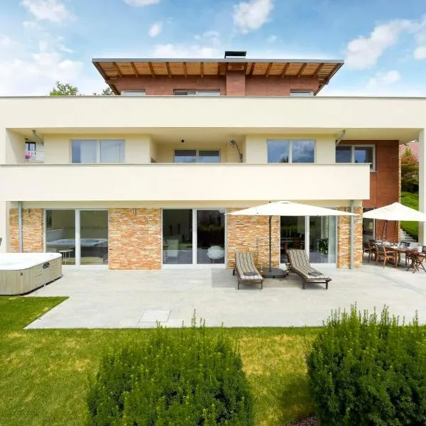Luxury Apartment Nana, hotel in Bled