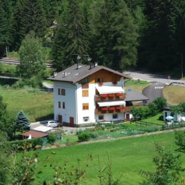 Casa Aurora -Altopiano di Pinè, hotel u gradu 'Bedollo'