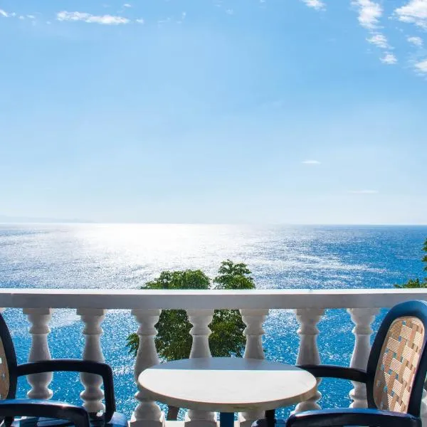 Marisini Sea View, hotel v destinaci Batsi