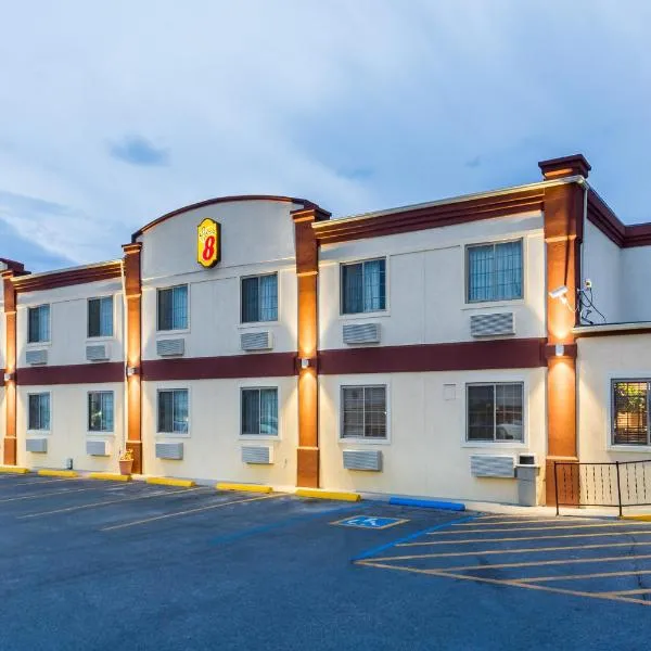 Super 8 by Wyndham Douglas, hotel a Douglas