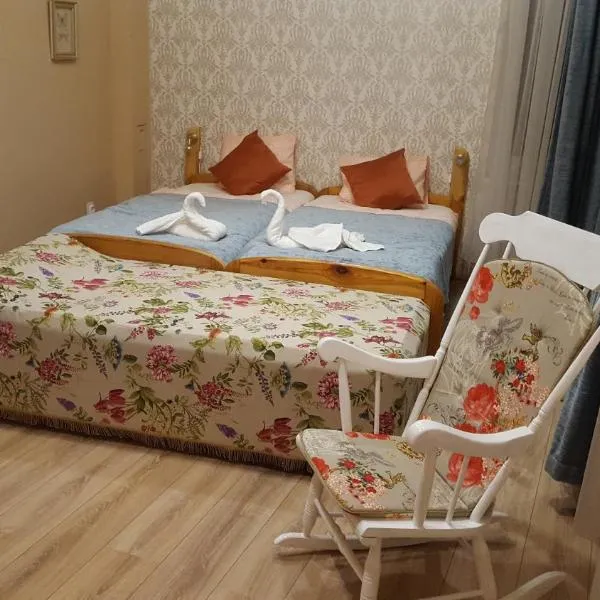 Hangulat Vendégház Apartmanok, hotel di Orosháza