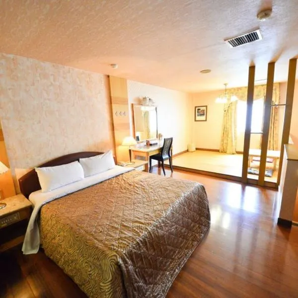 Paiwei Motel, hotel di Hunei