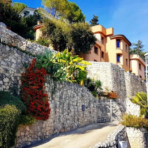 La Residenza di Carolina, hotel v destinácii Valleluce-Cese