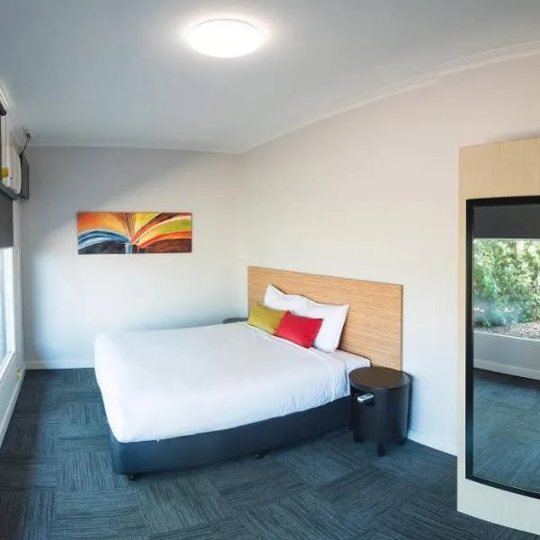 Links Hotel, hotell i Port Adelaide