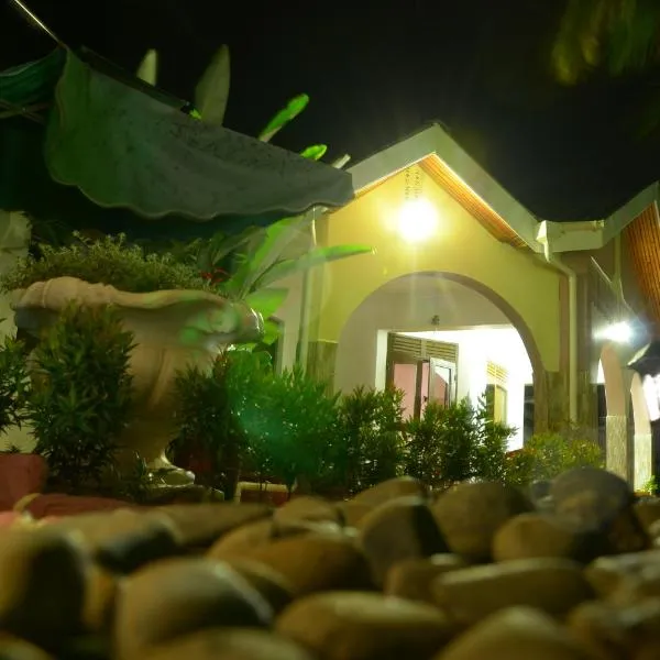 Sheevy"s Bed N Breakfast, hotel in Kasunganyanja