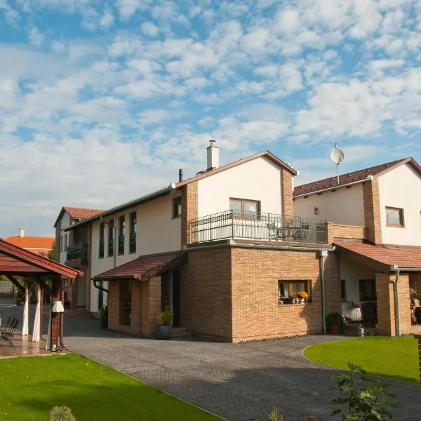Anita Home, ξενοδοχείο σε Gyenesdiás