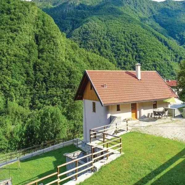 Počitniška hiša Pri Kuštrču, hotel em Grahovo