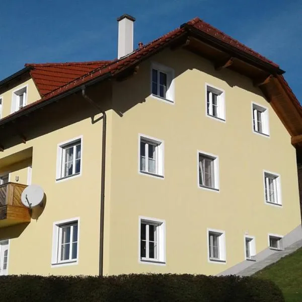 Ferienwohnung Susanne, hotel v destinaci Ulrichsberg