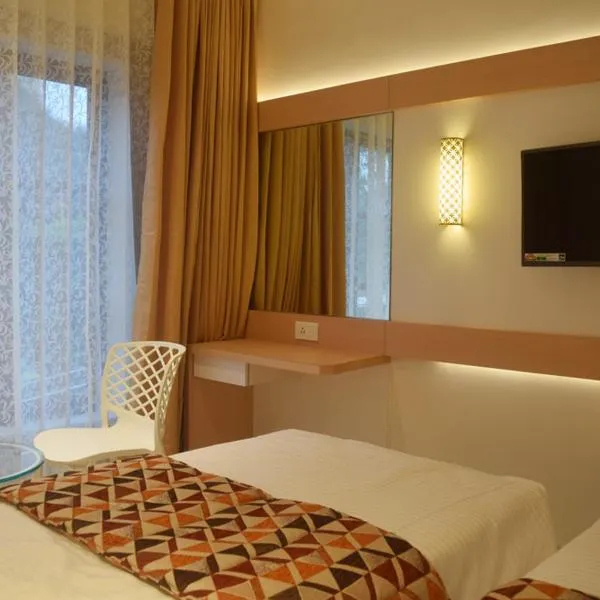 South Coast Hotel Wagle Estate Thane، فندق في ثين