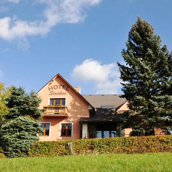 Hotel Sirákov, hotel in Pulčín