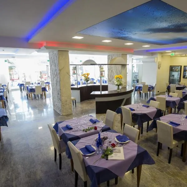 Hotel Roma, khách sạn ở Marina di Massa