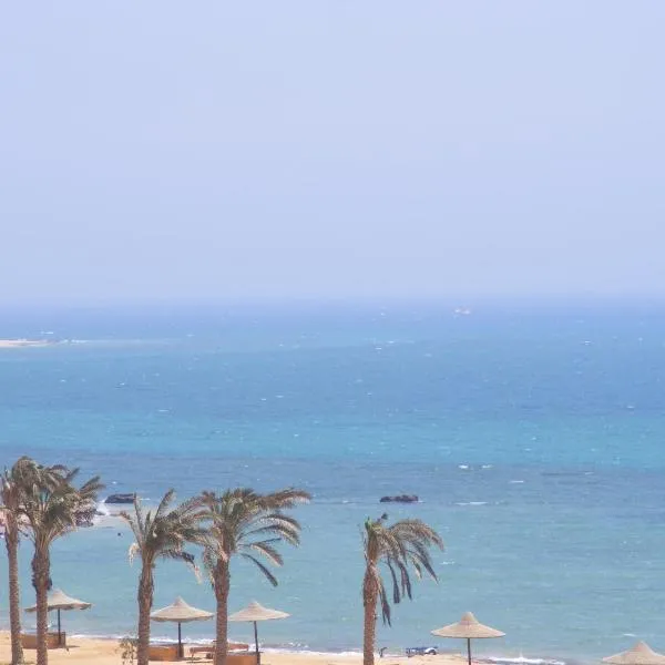 La Sirena Hotel & Resort - Families only, hotel Ajn-Szuhnában