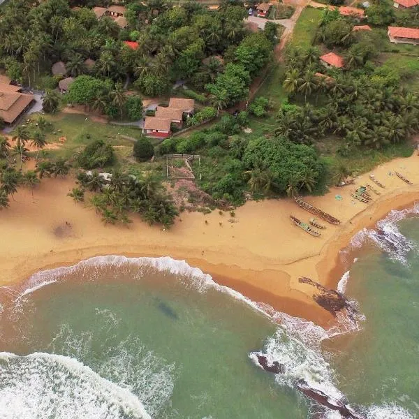 Ko-Sa Beach Resort, hotel in Nkwanta