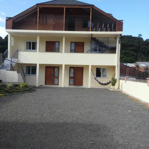 Flat Theobald, hotel v destinaci Três Coroas