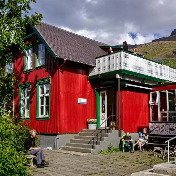 Hafaldan HI hostel, old hospital building, hotell i Seyðisfjörður