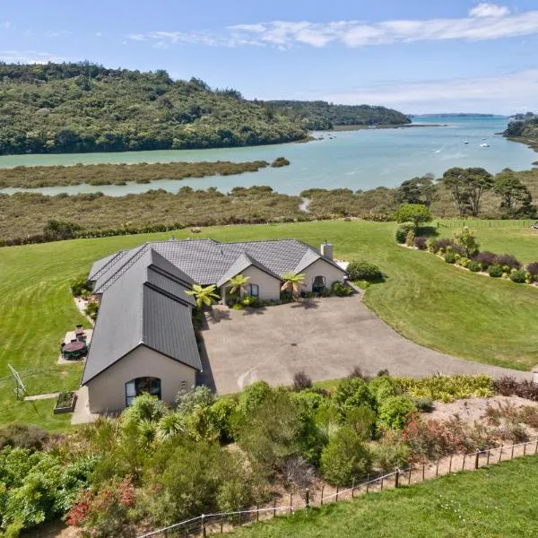 Okura River Estate Getaway, hotel ad Auckland