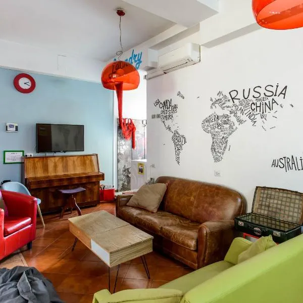 Hostel of the Sun, hotel v Neapoli