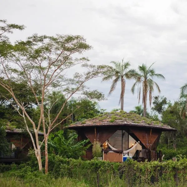 Tava Glamping Lago、サン・ベルナルディーノのホテル