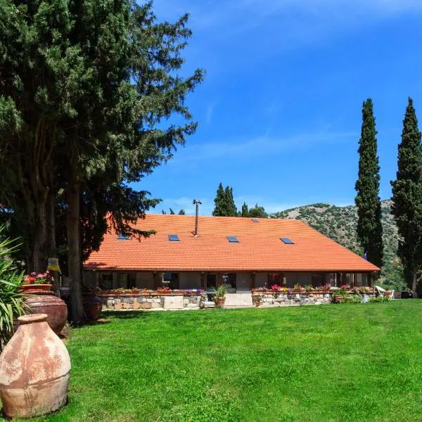 Hunter's Lodge, hotel in Neve Ativ