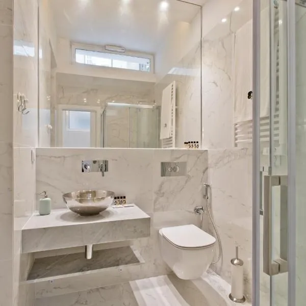 BmyGuest - Exclusive Downtown Apartment