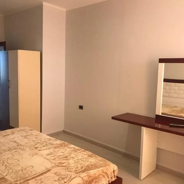 Kompleksi Kenaqesia, hotel din Barç