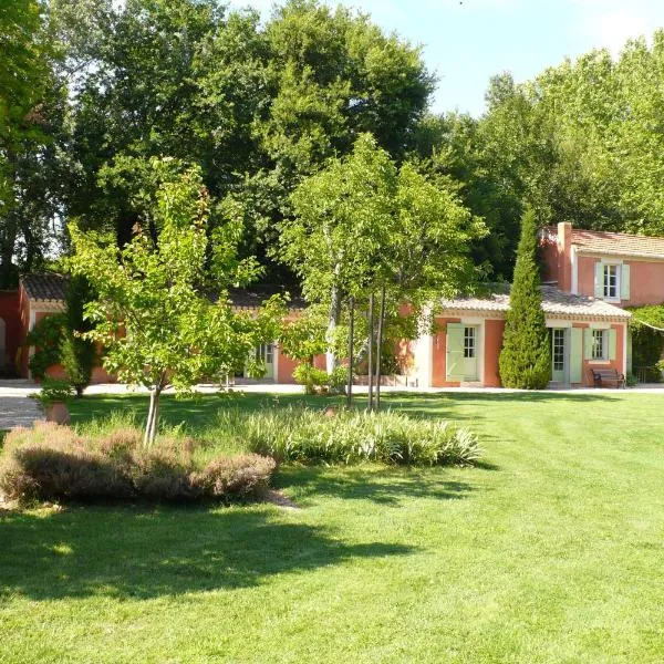 Le Pavillon Vert - B&B, hotel din Vedène