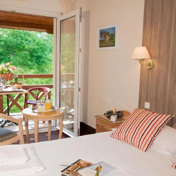 Les Trois Soleils: Saint-Céré şehrinde bir otel