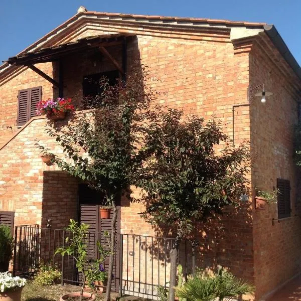 Agriturismo La Collina, מלון בסיינה
