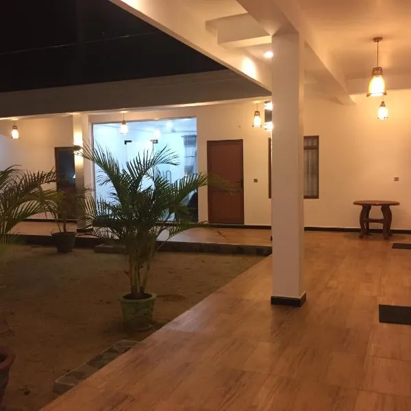 Blue Wings Beach Hotel, hotel v destinaci Trincomalee