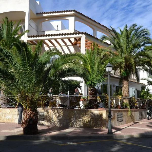 Hostal Leo d'Or – hotel w mieście Cala d´Or