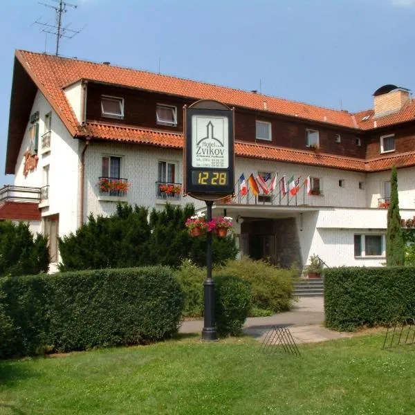 Resort Hotel Zvíkov โรงแรมในVarvažov
