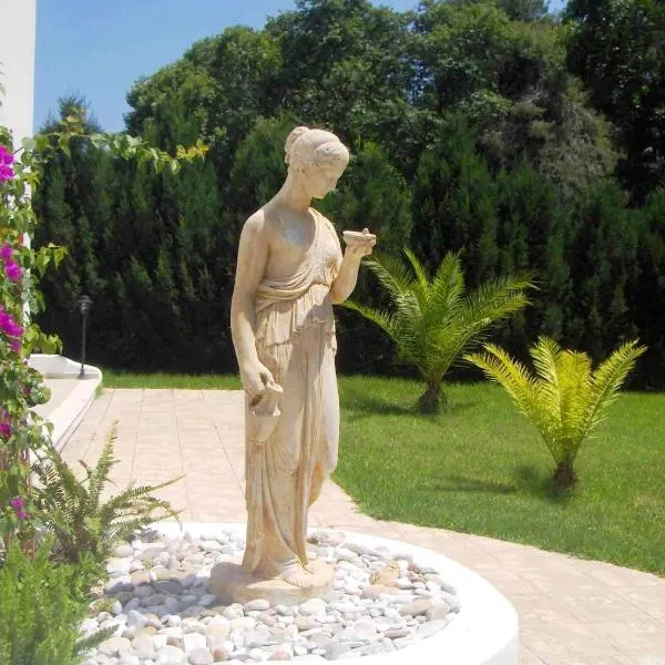 쿠쿠나리에스에 위치한 호텔 Skiathos Driades