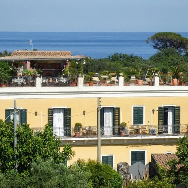 Palazzo Giovanni bed and breakfast, hotelli kohteessa Acireale