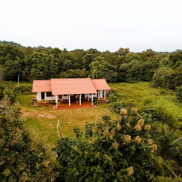 Ruins Villa, hotel em Giritale