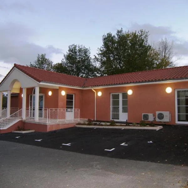 Hostellerie Del Matin Calme, hotel in Montverdun
