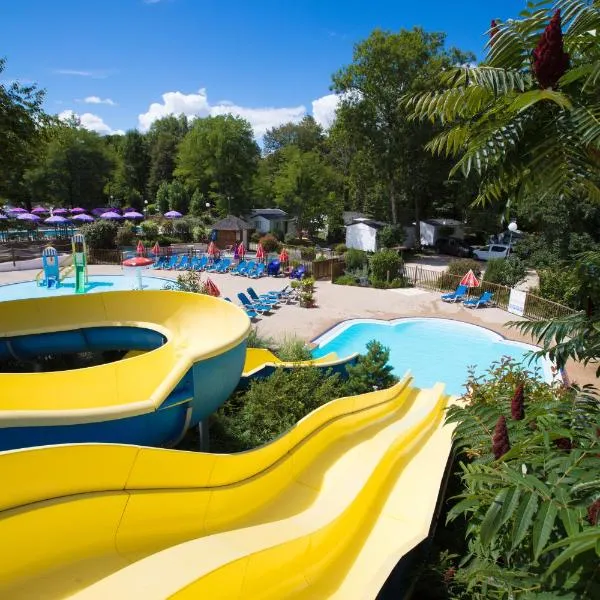 le Camping Des 3 Lacs, hôtel à Lépin-le-Lac