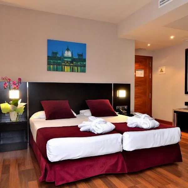 Hotel Clement Barajas - photo 2