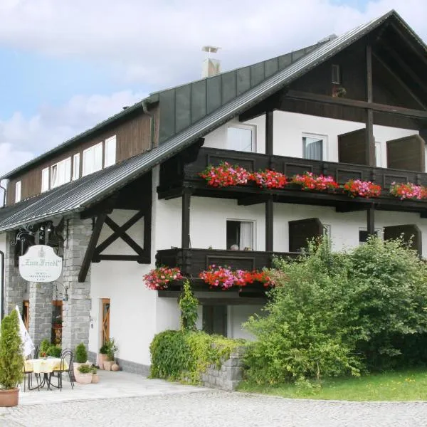 Hotel zum Friedl, hotell i Riedlhütte