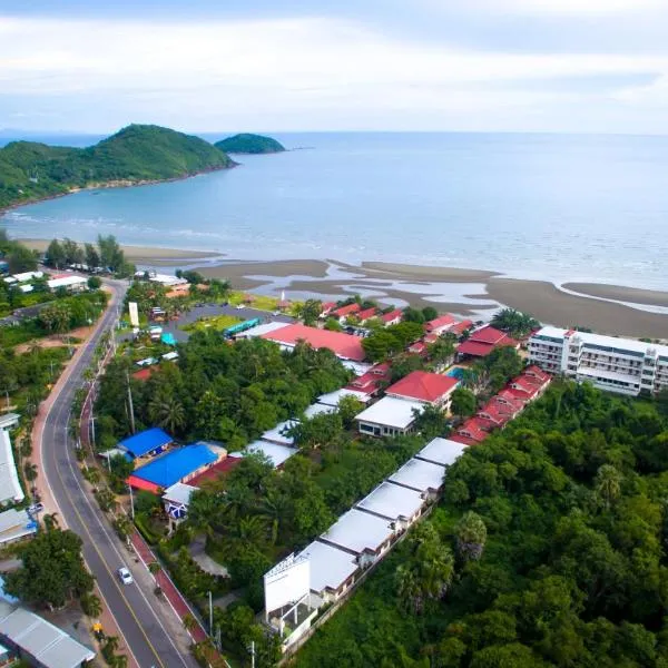 New Travel Beach Hotel & Resort, hotel i Ban Mu Dut