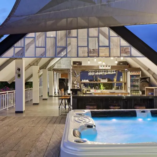 Hotel Daun Bali Seminyak, hotel di Seminyak