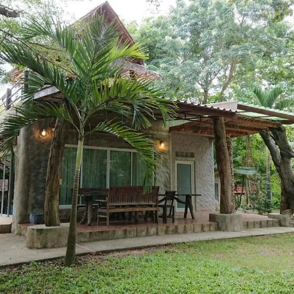 Baantantara, hotel in Suan Phung