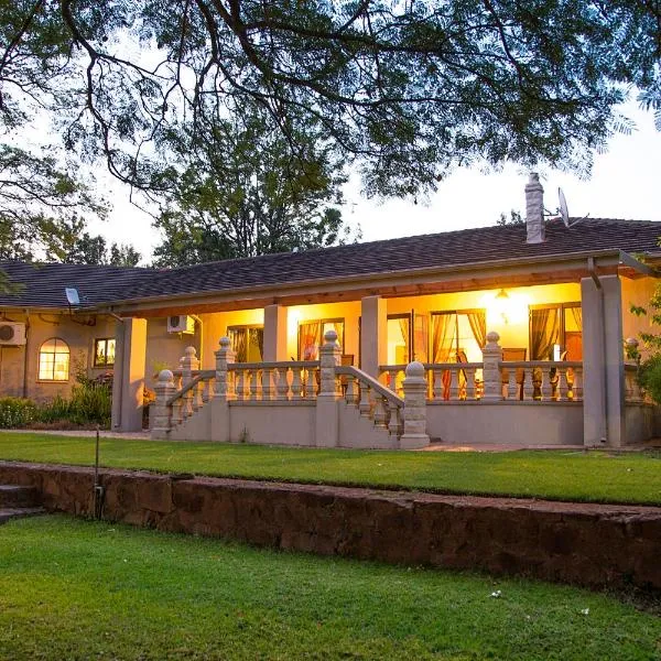 Bush Lovers Lodge, hotel en Atoom