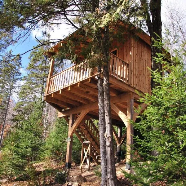 Les Cabanes du Trappeur avec spa et sauna, hotel a Wentworth-Nord