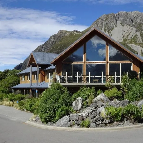 Aoraki Mount Cook Alpine Lodge، فندق في قرية جبل كوك