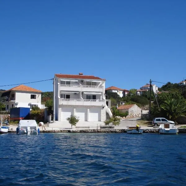 Apartments Mirko, hotell i Vinišće