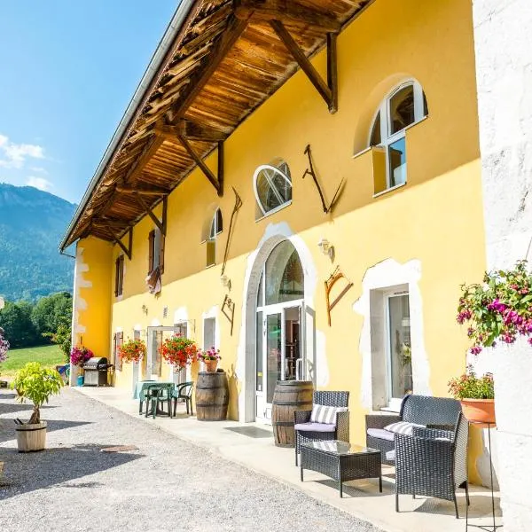 gite de pontgibaud, hotel di Lathuile