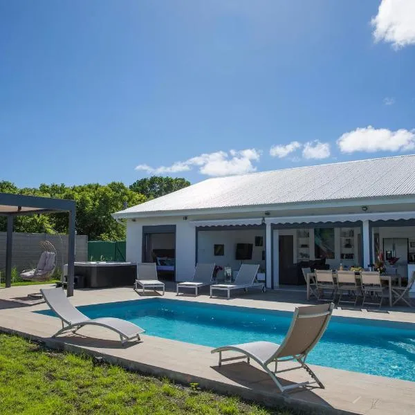 Villa Blue Lagoon - Perle des Salines, hotel in Saint-François